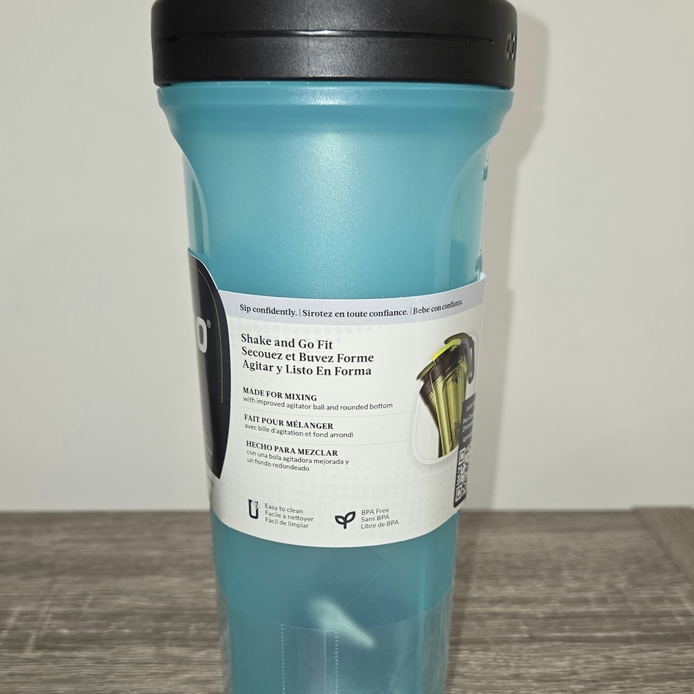 Contigo Teal Shake & Go Fit Mixer Bottle 28 Fl oz. (828ml) Carabiner Handle New. - Picture 3 of 11